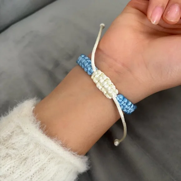 Blue and white braided bracelet - Picture 6 of 6